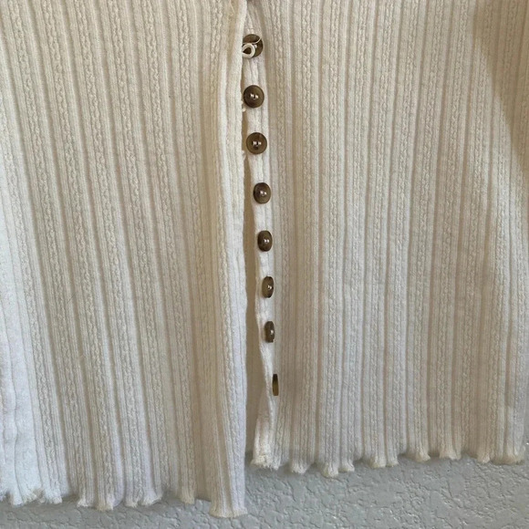 ❤️ Forever 21 Ribbed Button-Front Top size M - Picture 3 of 5